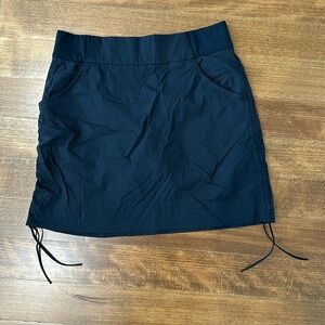 Columbia skirt with built in shorts sz medium black